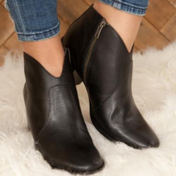 🚫SOLD🚫 Frye Nora Brown Ankle Bootie - Picture 6 of 7